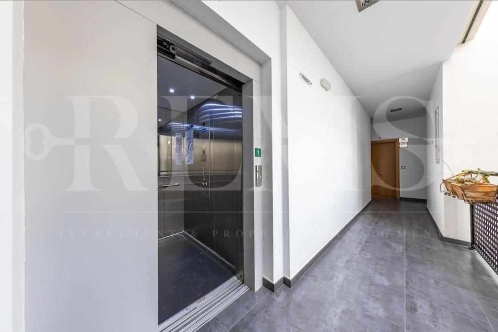 Cozy Apartment With Parking In The Center By Rems Μάλαγα Εξωτερικό φωτογραφία